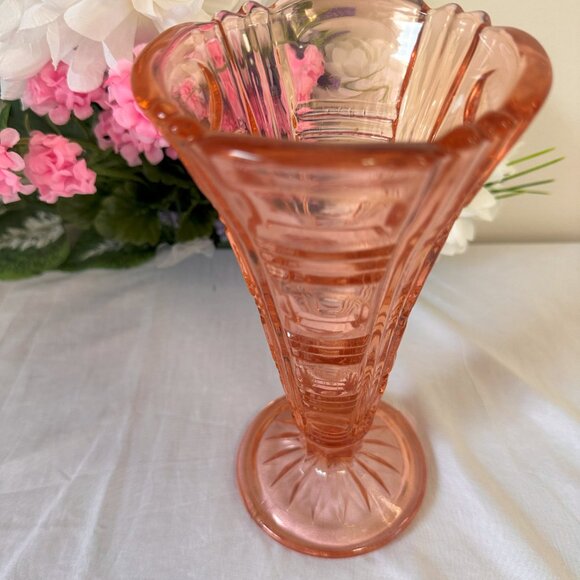 Vintage‎ Richard Walther Pink Art Deco Glass Vase Fluted Geometric Pressed Glass - Picture 4 of 6
